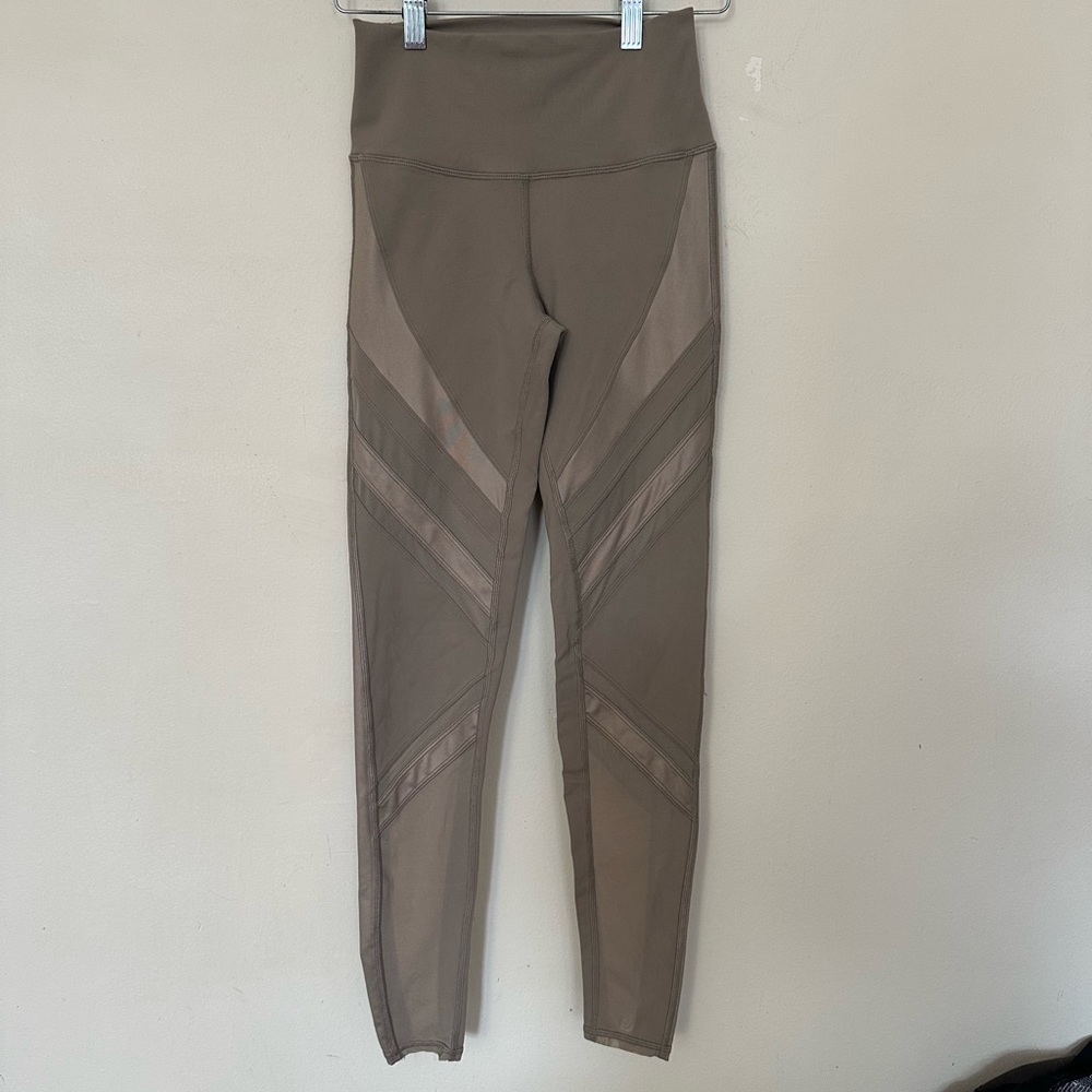 Alo Yoga High Waisted Leggings Epic in Gravel! - Picture 4 of 10